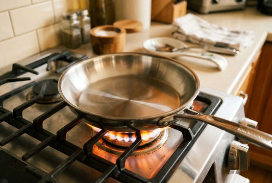 Comment bien chauffer une poêle en inox pour une cuisson parfaite